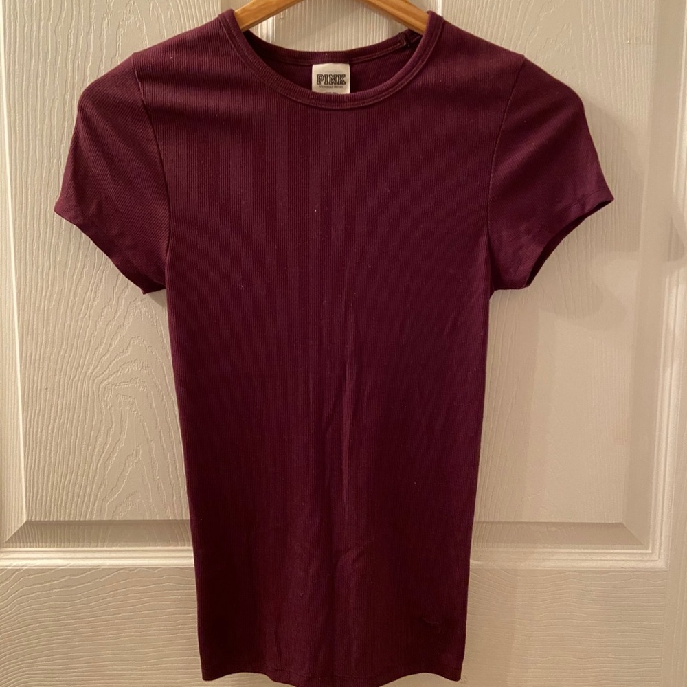 VS, Pink shirt